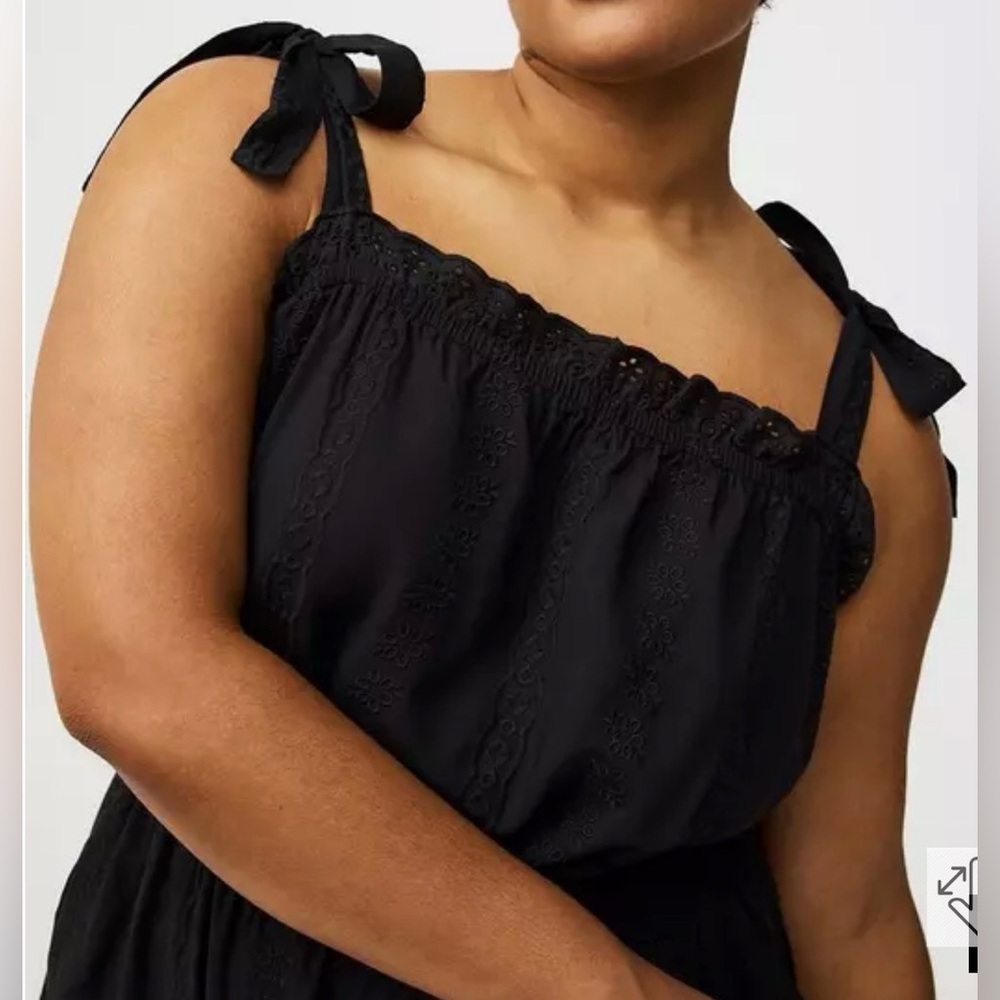 Torrid Challis Eyelet Jumpsuit. Size 5 (28) - Picture 3 of 4